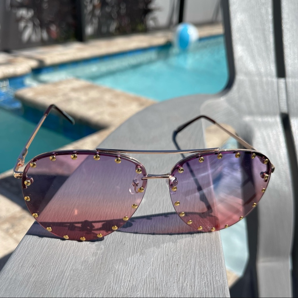 Ombré Studded Aviator Glasses Brand new never worn hints of purple & pink